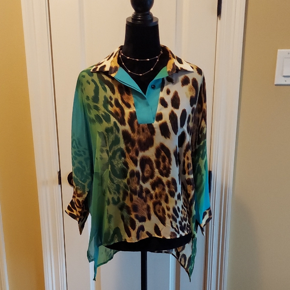 Chic Leopard Print Blouse with Teal Highlights - Picture 1 of 3